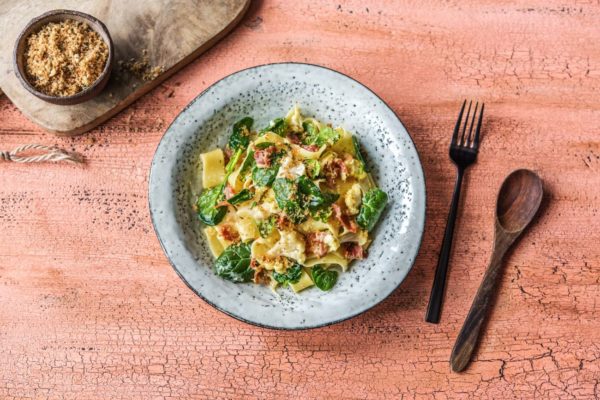 cauliflower-cheese-fettuccine-5d6e6911