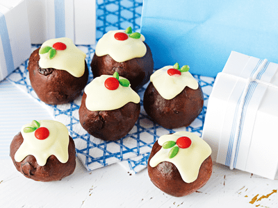 Mini Christmas Surprise Puddings Sam S Kitchen