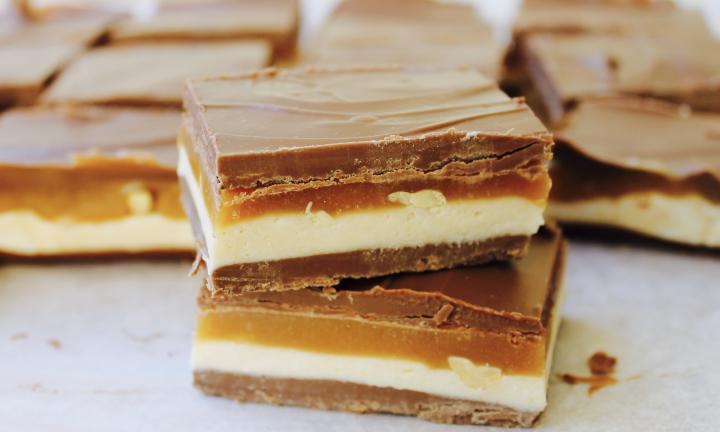 No-bake Snickers Slice