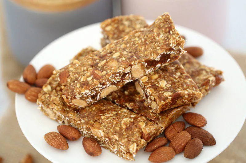 Honey, Date, Oat & Nut Energy Bars