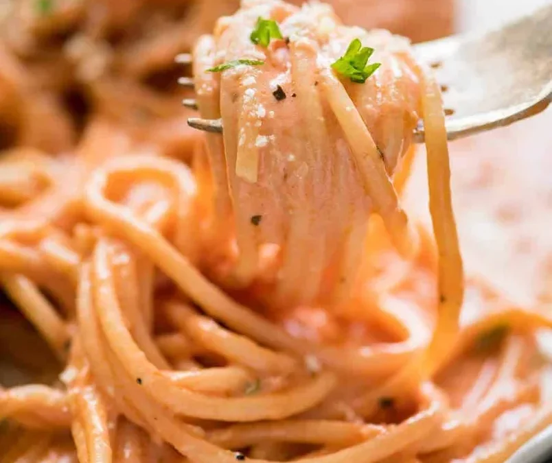 Pasta with Tomato Cream Sauce